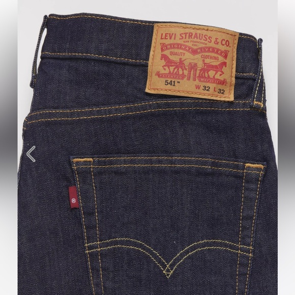 Levi’s 541 Dark Wash ATHLETIC TAPER FIT MEN'S JEANS Size 40 X 30 - Picture 3 of 13